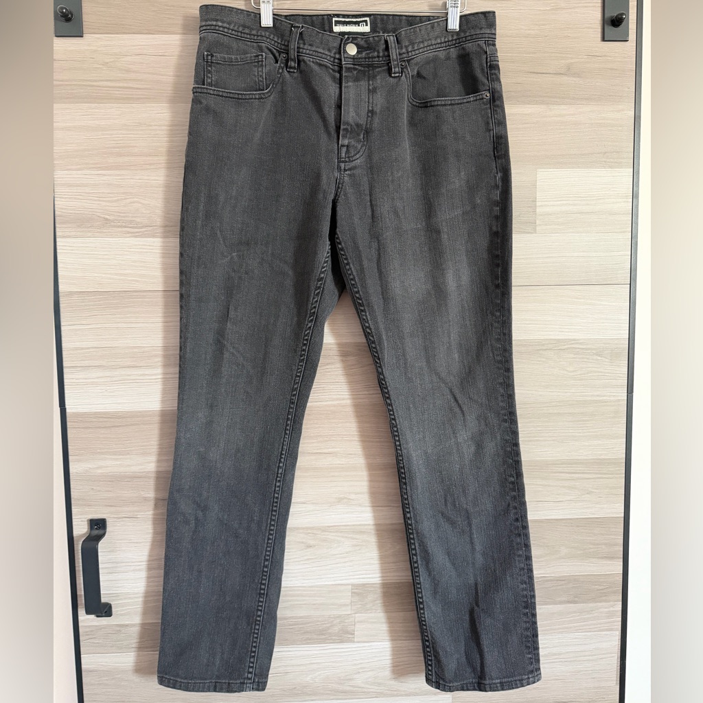 Travis Mathew Charcoal Straight Jeans Size 34